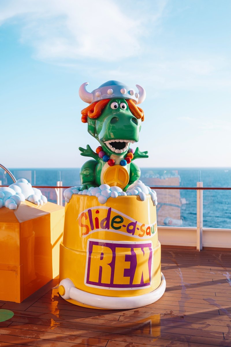 Slide-a-saurus Rex — dinosaur waterslide